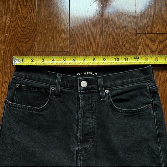 Aritzia Denim Forum Yoko High Rise Straight High-Waist Denim Mom Jeans - Sz 26 - Picture 13 of 15